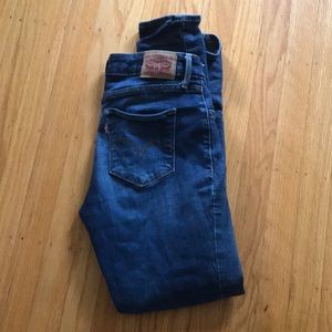 Levi curvy skinny jeans